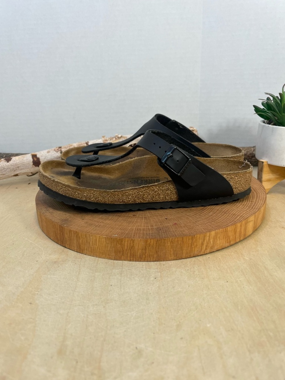 Birkenstock Gizeh Birko-Flor Black Sandals Size 40 / US Women's 9